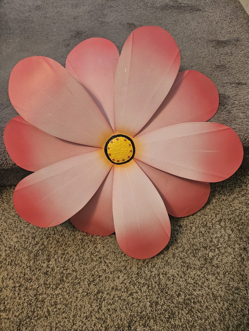 Decorative Metal Pink Flower Wall Accent Pre Hung Hook
